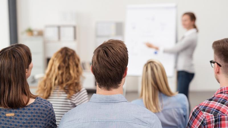 10 أنواع من المشاركين الذين يعوقون جلسة التدريب وطريقة التعامل معهم