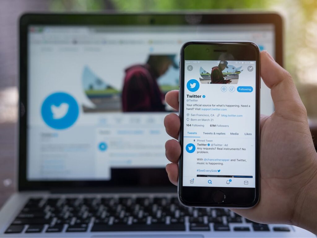 هل تتلقى التغريدات التي تتضمن روابط تفاعلا ووصولا أقل