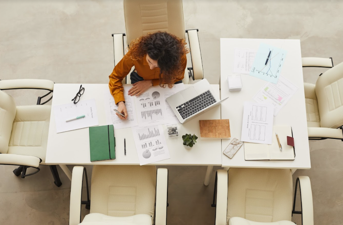  ما هو التسويق شامل القنوات؟ وما هي خطوات إنشاء استراتيجية تسويق شاملة؟