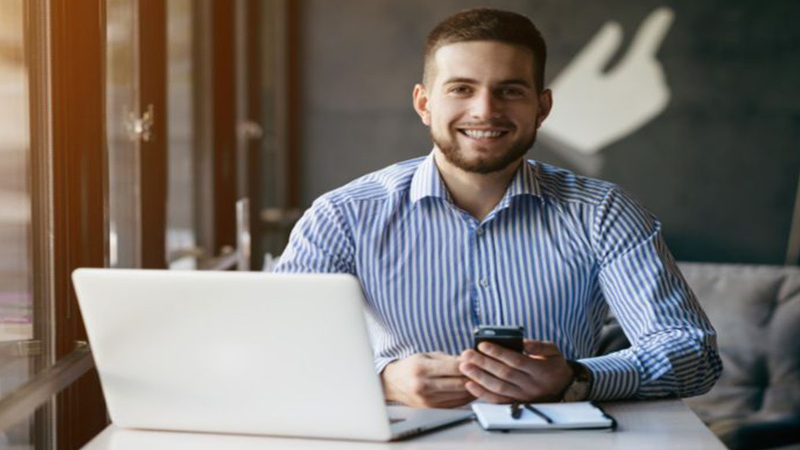 3 أسئلة لتقييم قدرة أداة مدير المواد الرقمية على مواجهة تحديات التسويق الرقمي الحديث