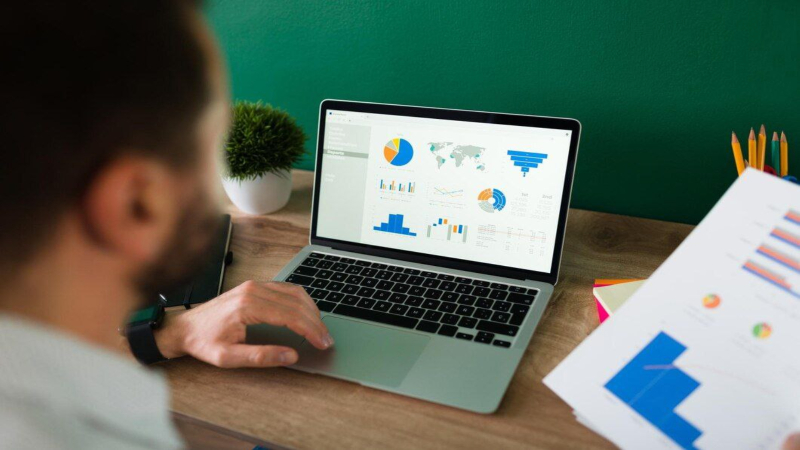  7 نصائح للمسوقين على وسائل التواصل الاجتماعي لإعداد تقارير مؤسسية ناجحة