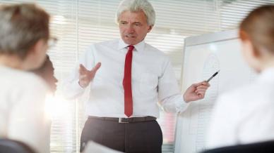 الكوتشينغ التنفيذي لتحسين الأداء: إجراءاته ومؤشرات نجاحه