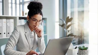 أثر المكافآت الرقمية في الاحتفاظ بالجمهور في المحتوى الصعب