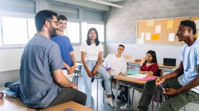 Emotional Intelligence for Trainers: Cultivating Resilience and Empathy in Hybrid Learning