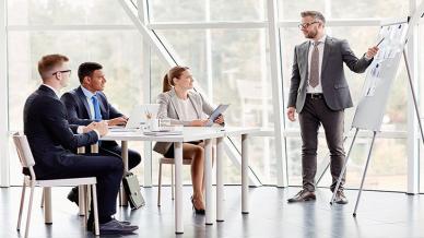 10 مهارات وصفات يجب أن يمتلكها المدرب الفعال