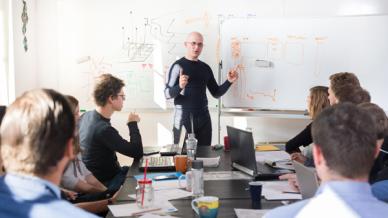 الكوتشينغ غير المحدد بجدول زمني: كيف يمكن للمدراء تطبيقه وما هي فوائده؟