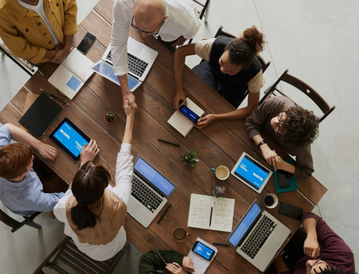 إدارة اجتماع إطلاق المشروع بوصفك مستشارا ناجحا