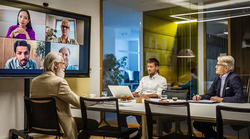 استراتيجيات لتعزيز إنتاجية فريق العمل الهجين استراتيجيات تعزيز إنتاجية فريق العمل الهجين