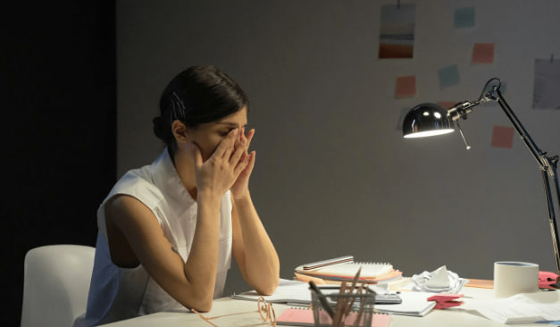 الأسباب الخفية وراء تفاقم الاحتراق الوظيفي للمستشارين الأسباب الخفية وراء تفاقم الاحتراق الوظيفي للمستشارين