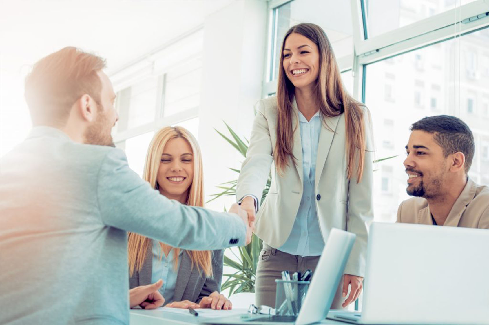 التعامل مع العملاء