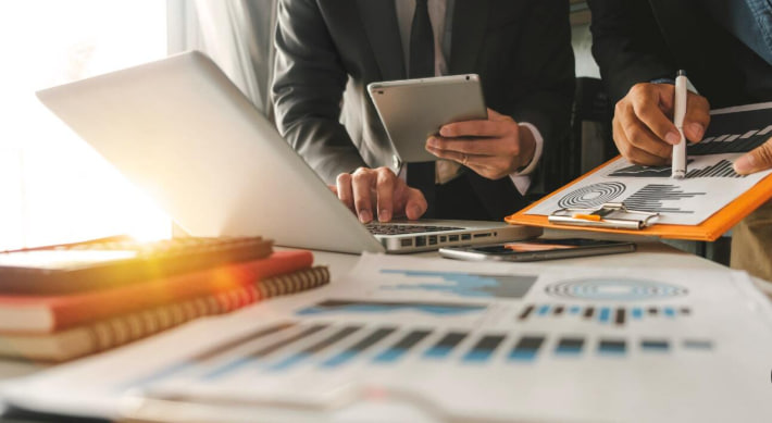 التحديات التي تواجه شركات الاستشارات في التحول الرقمي تحديات حتمية تواجه شركات الاستشارات