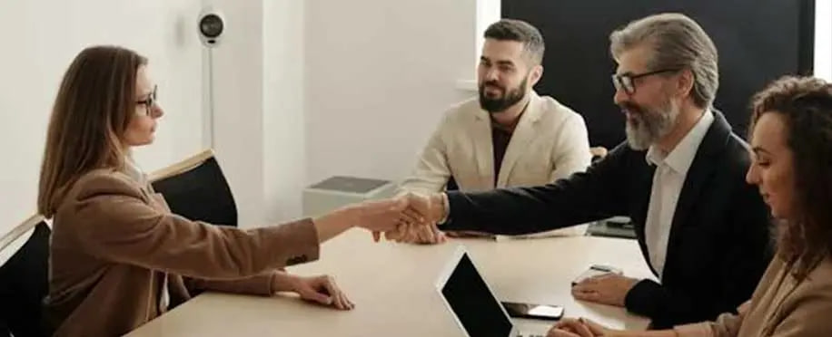  التوظيف القائم على المهارات للشركات والمستشارين