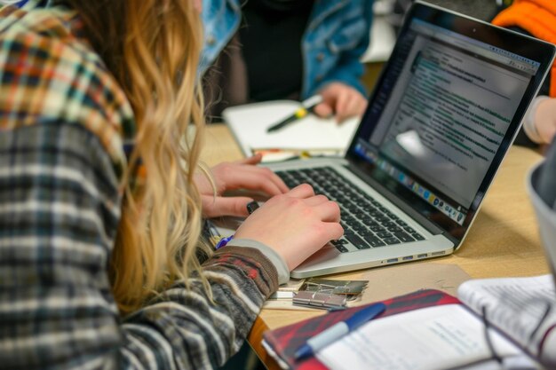 Curse of Knowledge Curse of Knowledge