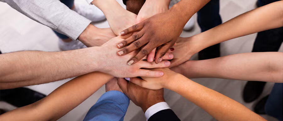 فوائد بناء فرق عمل متنوعة وشاملة فوائد بناء فرق عمل متنوعة وشاملة