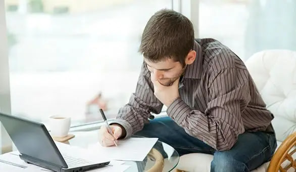 لماذا يفشل المستشارون في تقدير قيمتهم؟ لماذا يفشل المستشارون في تقدير قيمتهم؟